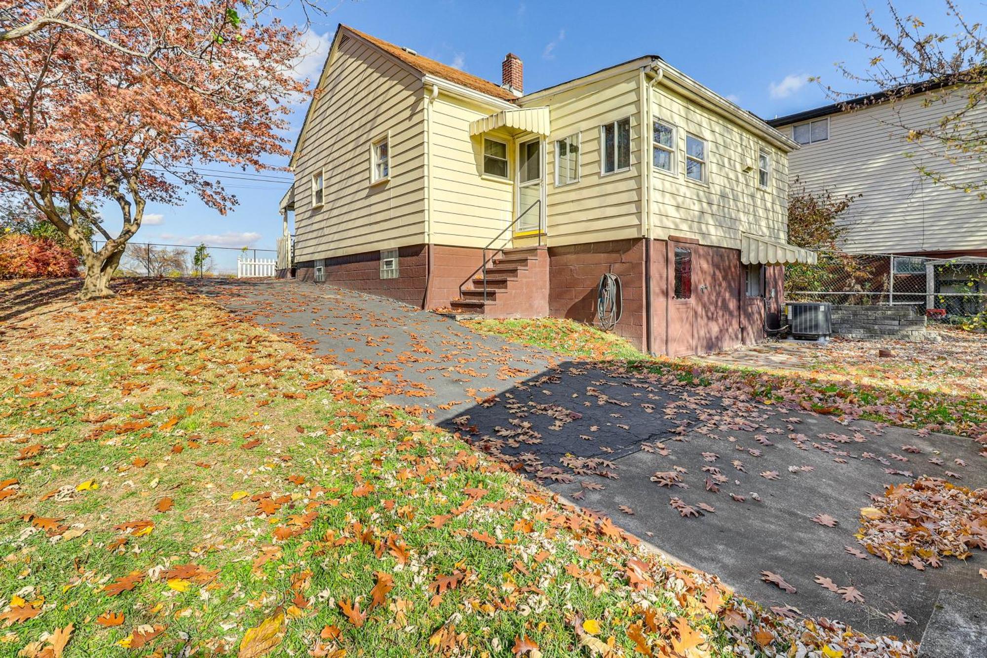 Holiday home Game And Fire Pit Home! West Mifflin