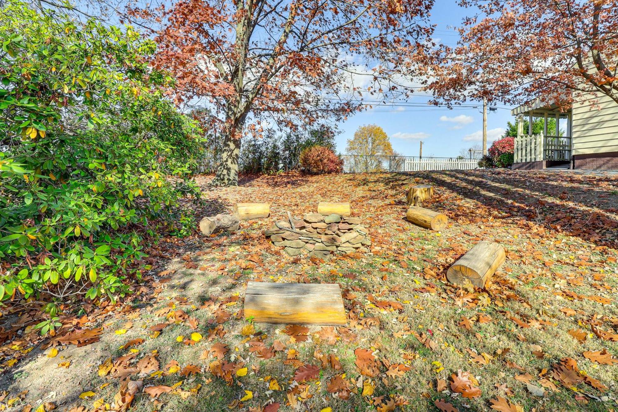 Holiday home Game And Fire Pit Home! West Mifflin